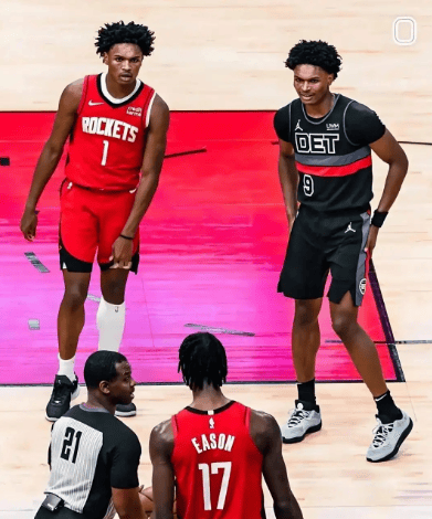 再见伊森!火箭、活塞酝酿2换1交易休斯顿火箭
,1米98前锋空降休斯顿