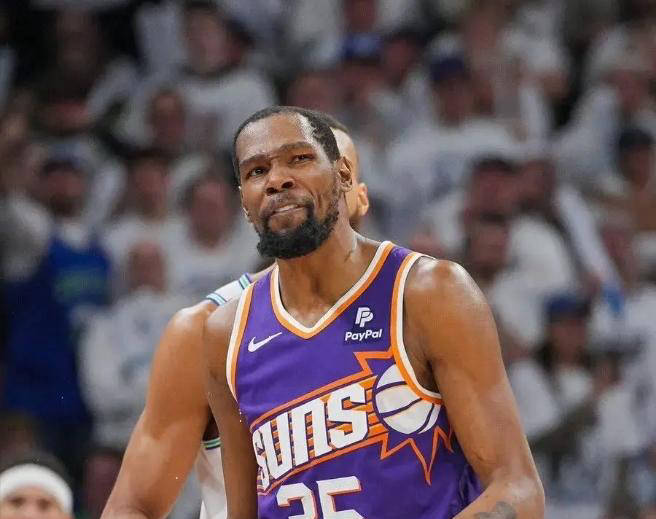 圣安东尼奥马刺朝气蓬勃圣安东尼奥马刺
,或组建超豪华三巨头阵容