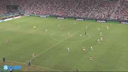 半场-阿森纳0-1热刺 萨尔中圈吊射破门理查利森失良机