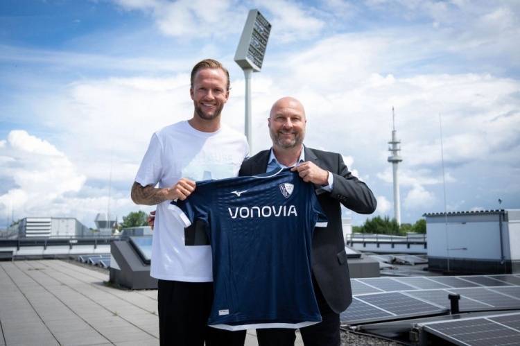 官方：波鸿从柏林联签下33岁后卫福格特柏林联
，双方签约至2027年