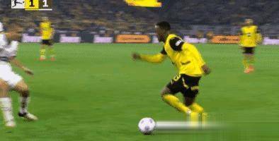 德甲：关键头球+精彩传中圣保利
，多特蒙德，2-1，圣保利