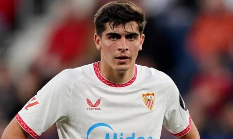 罗体：胡安卢渴望加盟那不勒斯那不勒斯
，但塞维利亚并不想放球员离开