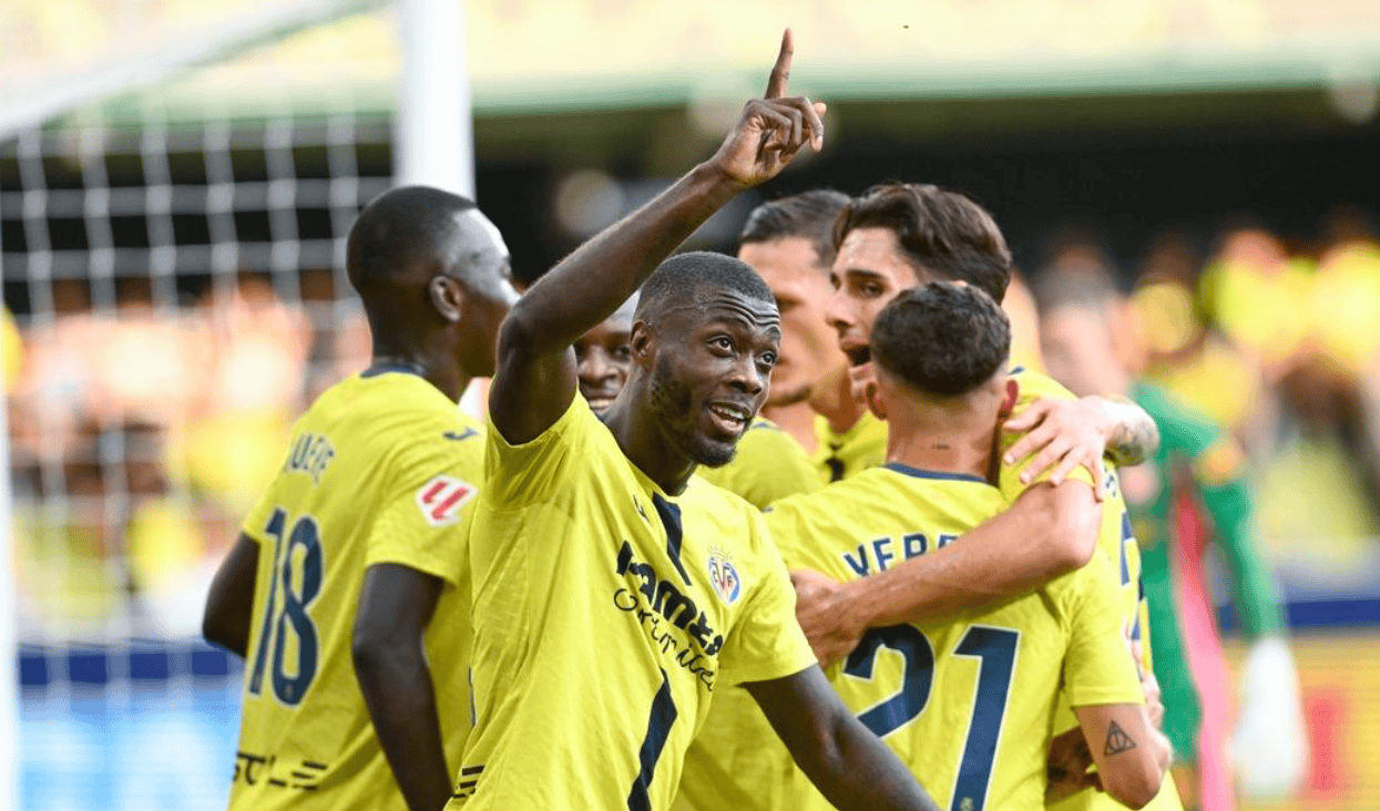 西甲最新积分战报：黑马零丢球登顶西班牙人
，皇马狂胜，西班牙人丢分