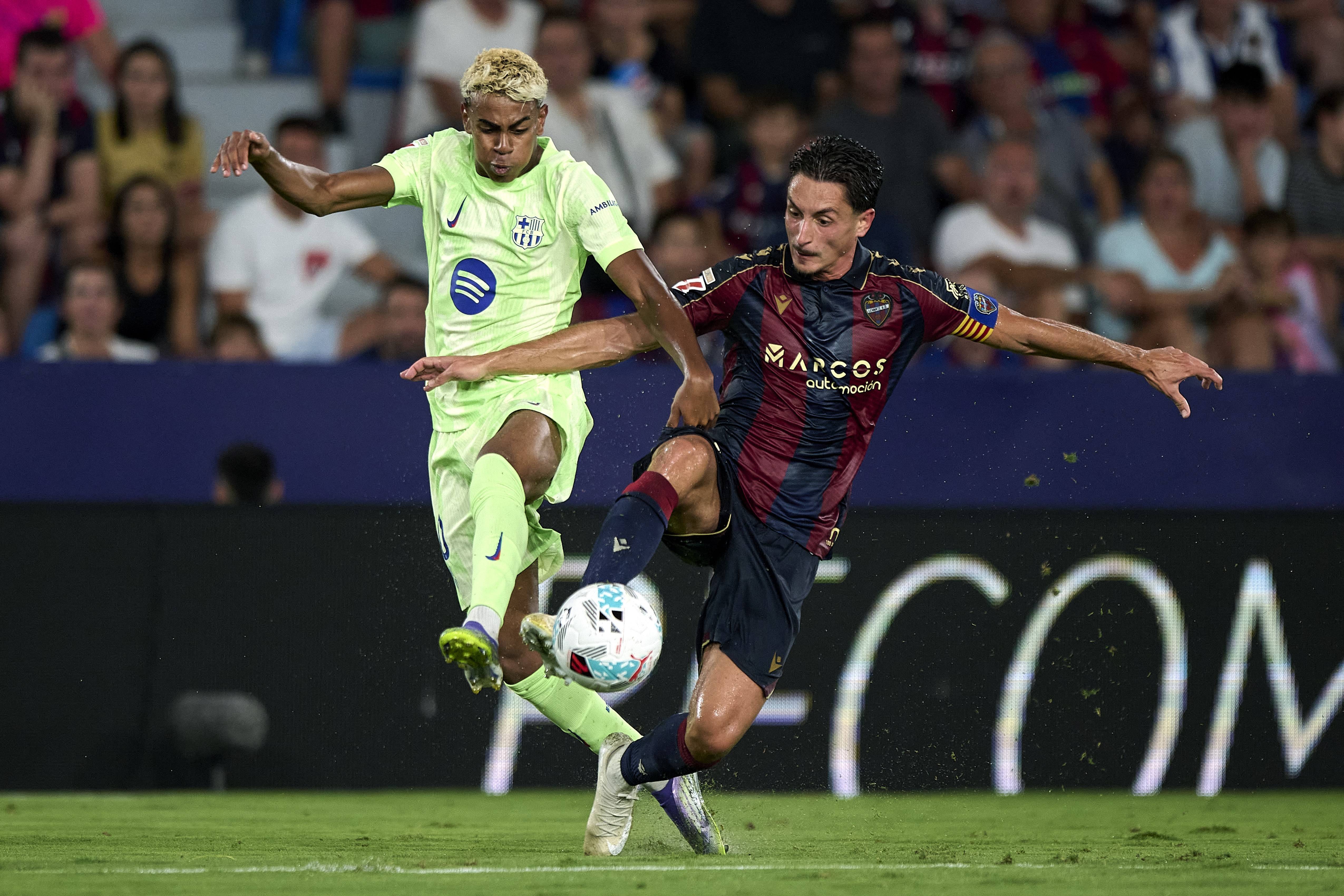 西甲｜巴萨让二追三 客场逆转莱万特