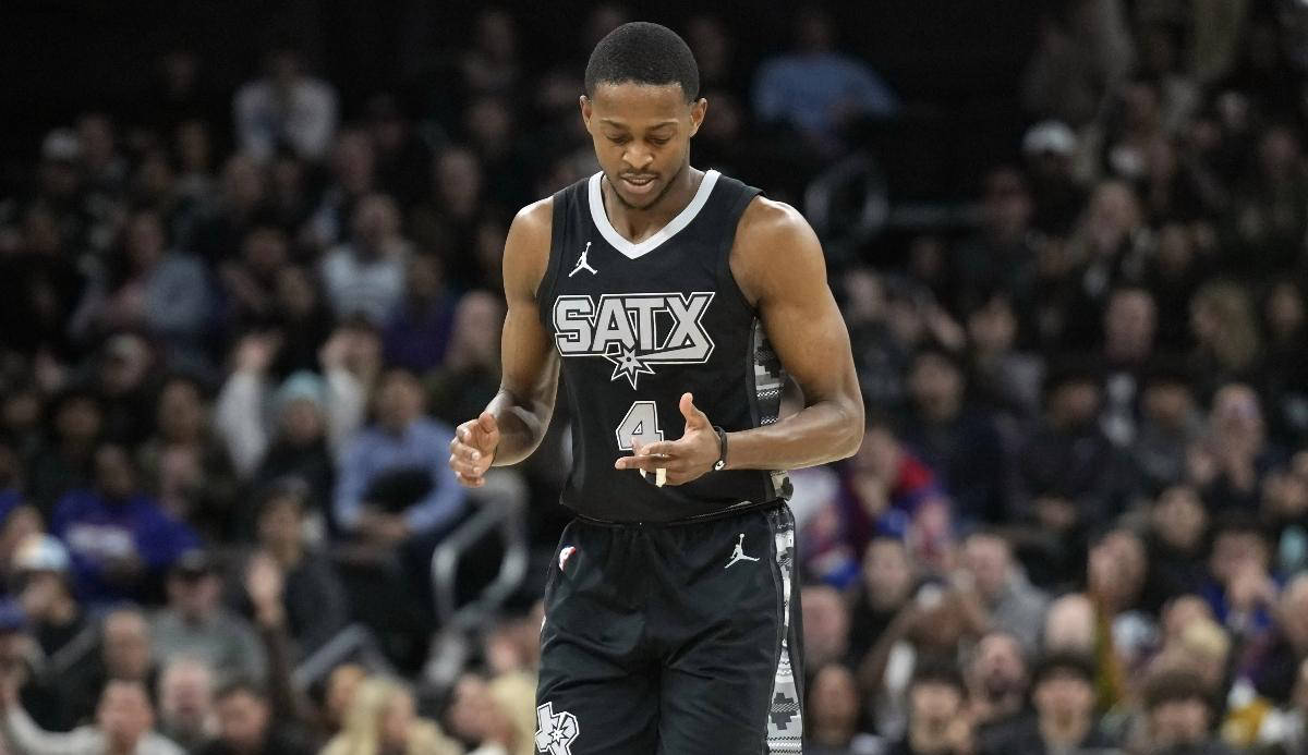 圣安东尼奥马刺续约达龙福克斯圣安东尼奥马刺
，薪水或有变动