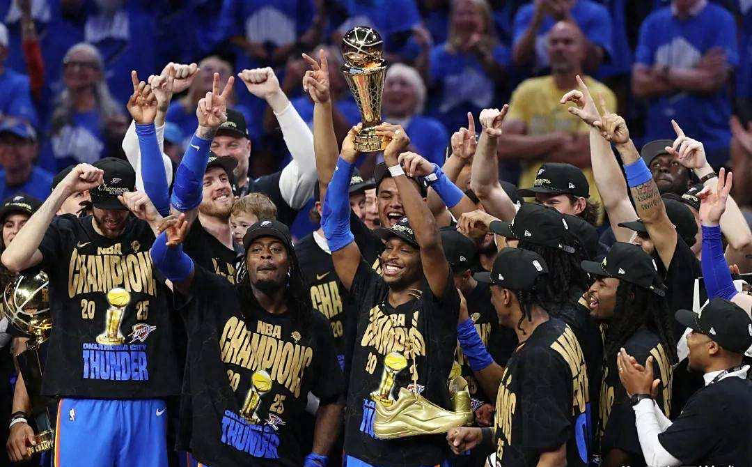 俄克拉荷马雷霆势不可挡俄克拉荷马城雷霆
，东部缺乏对手实力