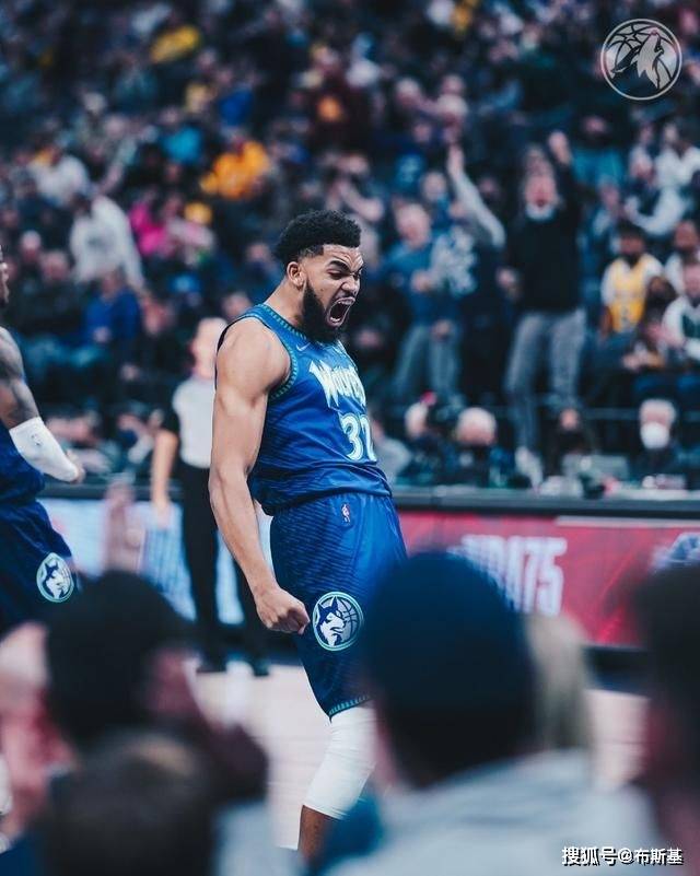 32号之前森林狼中锋明尼苏达森林狼
,唐斯把明尼苏达当成了家,卡尔的狼队前半生