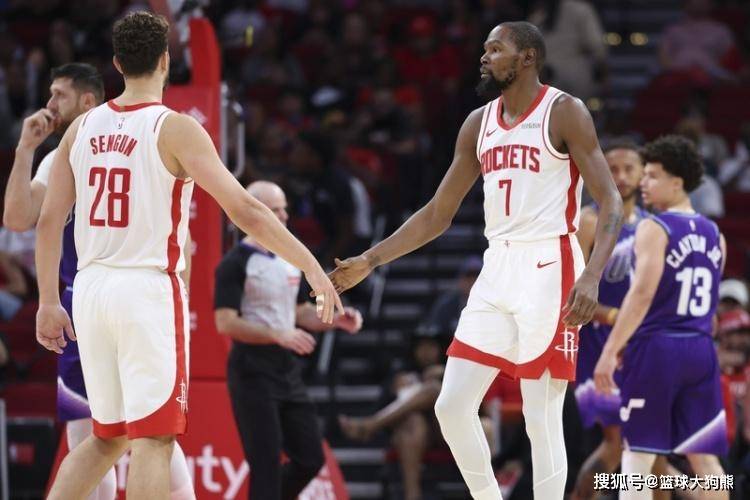 2场狂胜31个篮板！火箭队3高塔+前锋群镇守篮下火箭队
，优势再次扩大