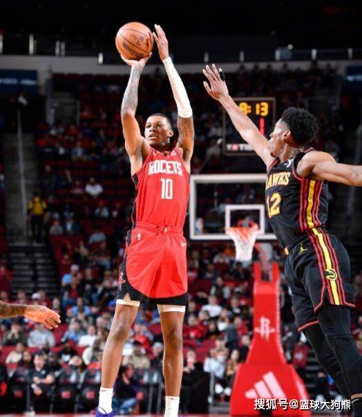 2场狂胜31个篮板！火箭队3高塔+前锋群镇守篮下火箭队
，优势再次扩大