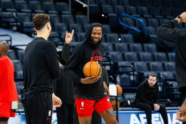 阿门出战火箭队，火箭队首发5将双塔领衔，启用第4后卫 杜兰特带队争首胜