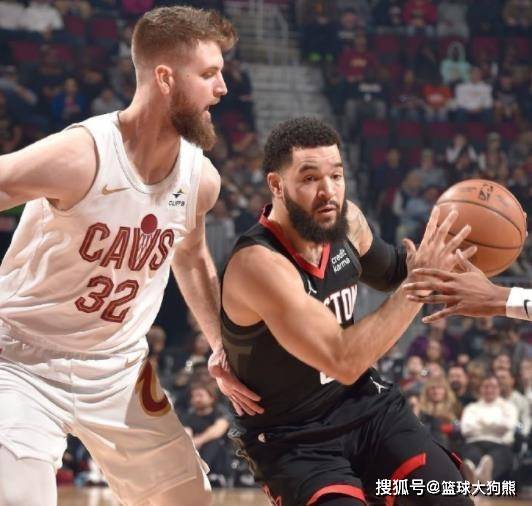 故地重游!火箭队挑战猛龙火箭队,范弗里特随队前往客场,化身“球员教练”?