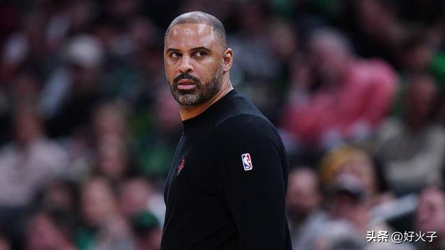 斩获首场胜利火箭队
,火箭队的主帅从细微之处着眼,找到了正确的策略