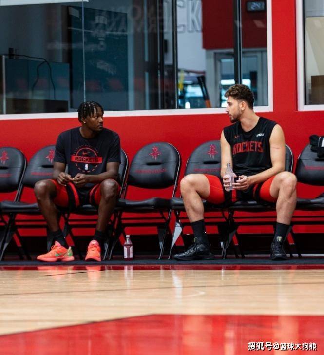 恭喜火箭队!大胜篮网火箭队
,13人阵容全部出战,距离完整阵容仅差1人