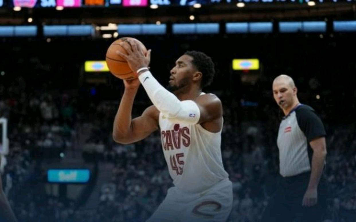 布克轰32分 克利夫兰骑士主场129-113大胜菲尼克斯太阳